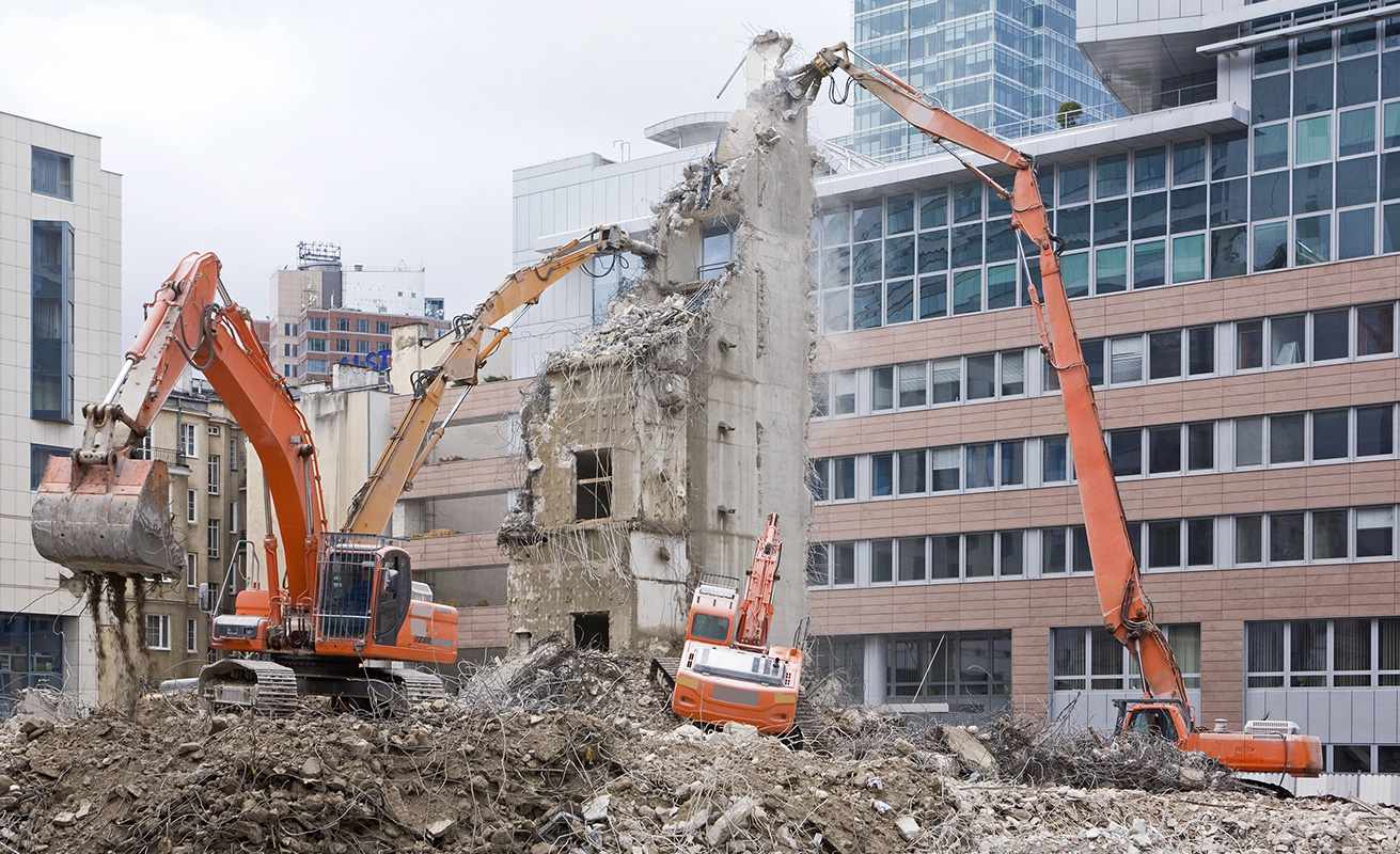 Read more about the article Preparing for Unexpected Challenges During Commercial Demolition: