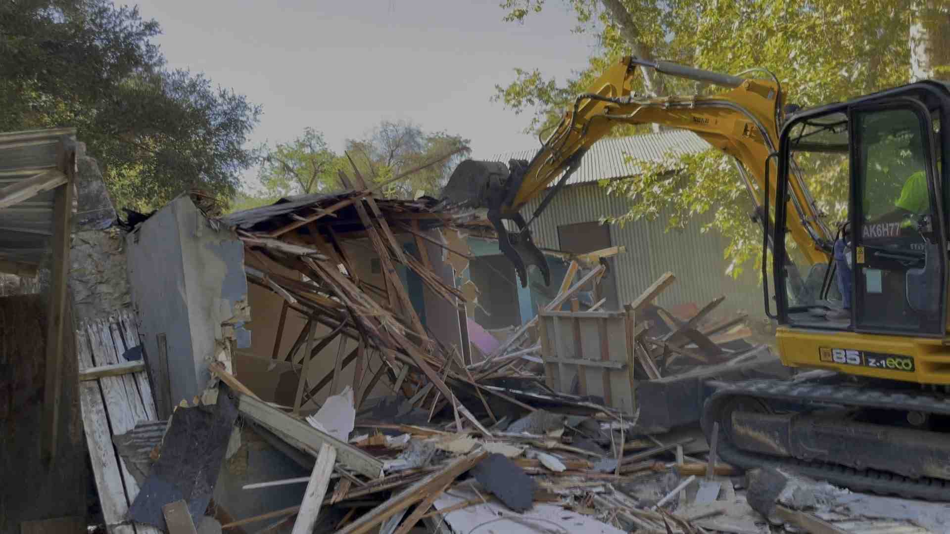 You are currently viewing What to Expect During the Cleanup Phase of Residential Demolition:￼