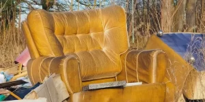 Read more about the article What should you do with a broken chair you want to get rid of in Michigan?