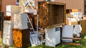 Read more about the article Say Goodbye to Clutter: The Ultimate Guide to dispose of old appliances Responsibly